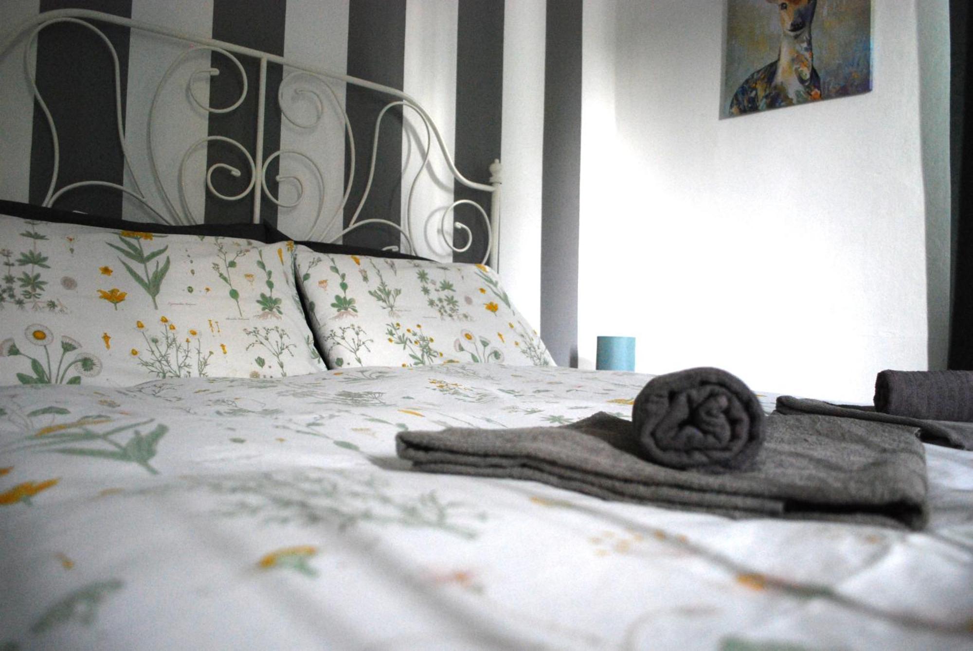 Bed and Breakfast Le stanze di Alicam Arona Esterno foto